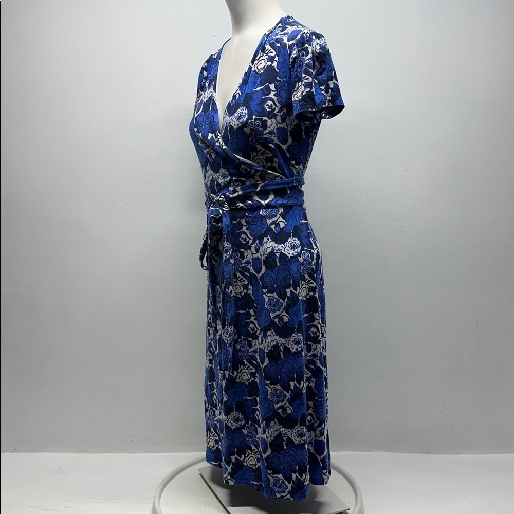 Boden Dress Midi Wrap Belted Short Sleeve Jersey Stretch Knit Floral Blue Size 8 - Picture 6 of 9